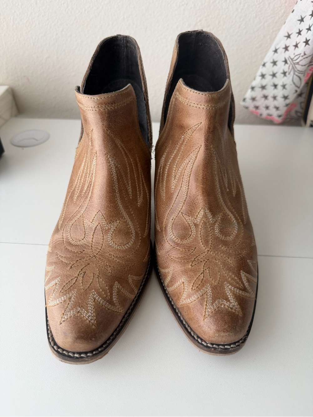ROPER ROWDY ANKLE BOOTIE Tan Leather Block Heel Cut Out Western Embroidered 7.5 - Picture 2 of 8